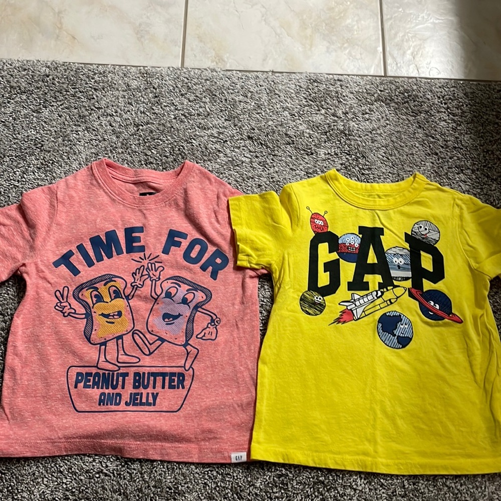 GAP boys 5T tops